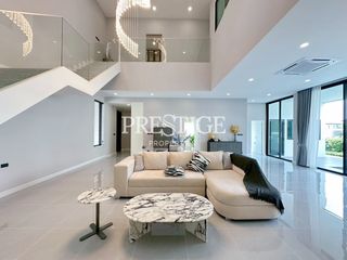 Casa en alquiler de 4 habitaciones en Bang Lamung, Chonburi