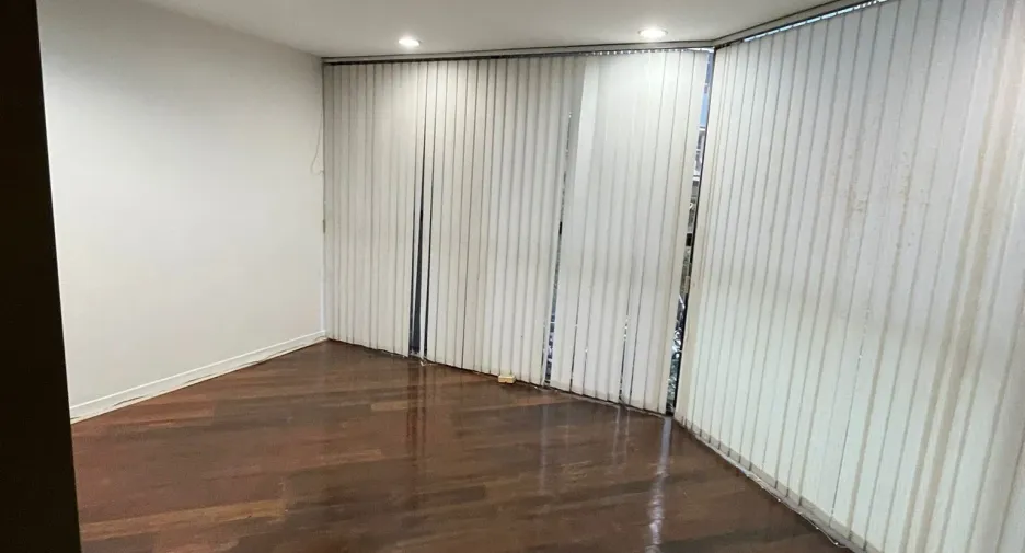 Büro zur Miete in Huai Khwang, Bangkok