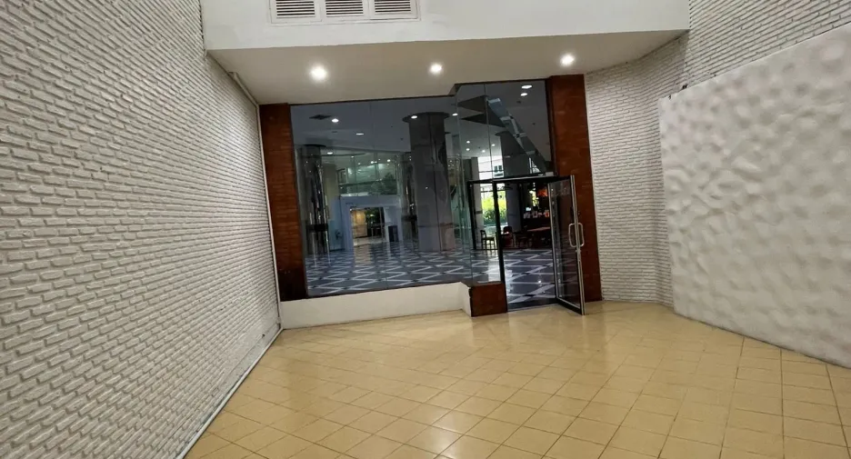 Büro zur Miete in Huai Khwang, Bangkok