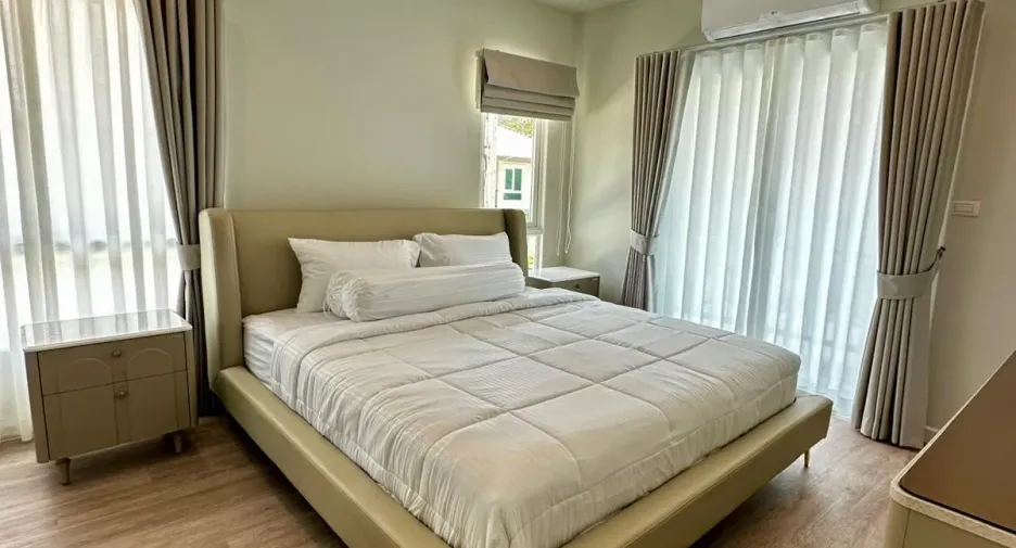 Haus zur Miete mit 4 Zimmer in Mueang Phuket, Phuket