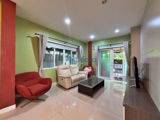 Casa en alquiler de 3 habitaciones en Bang Lamung, Chonburi