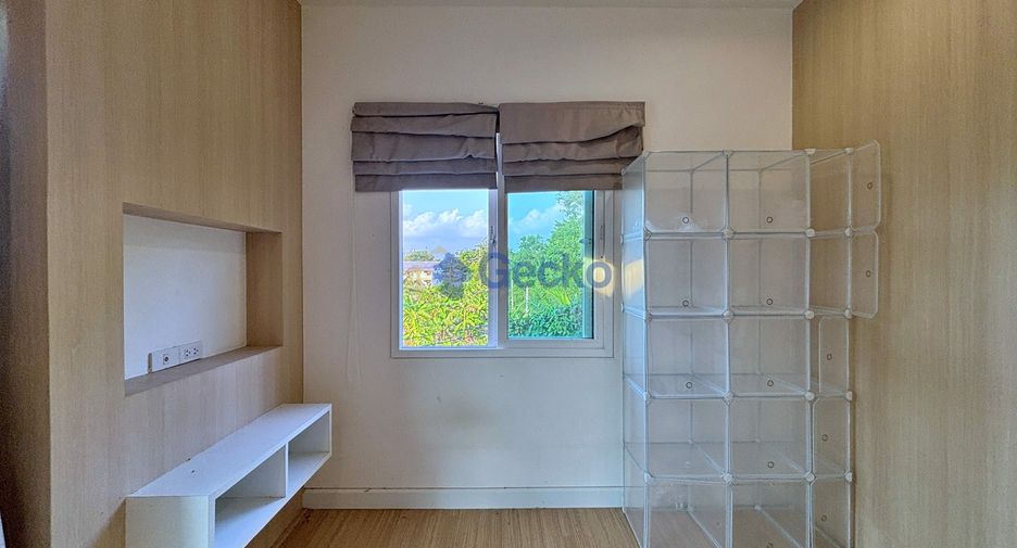 Casa en alquiler de 3 habitaciones en Bang Lamung, Chonburi