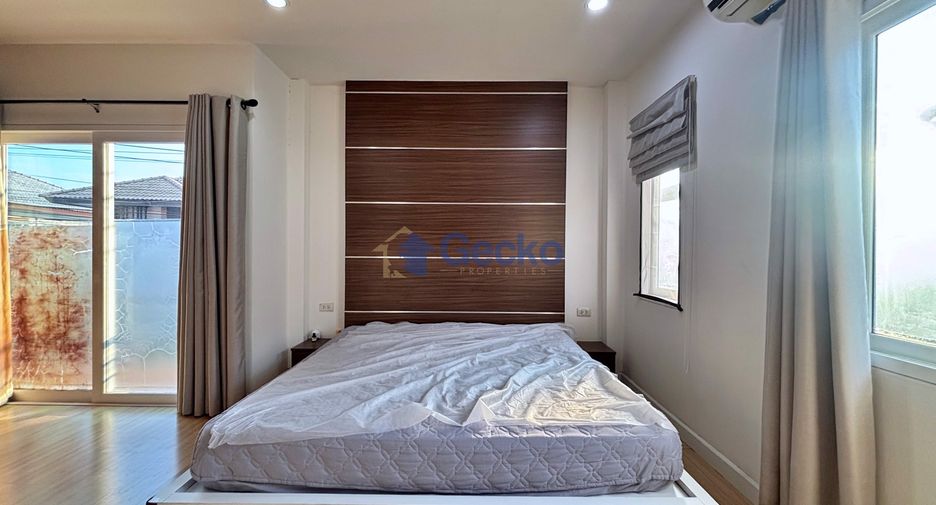 Casa en alquiler de 3 habitaciones en Bang Lamung, Chonburi