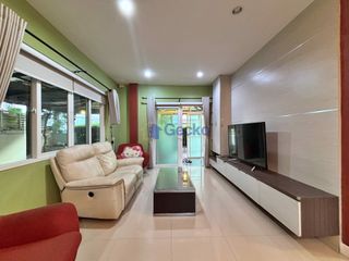 Casa en alquiler de 3 habitaciones en Bang Lamung, Chonburi