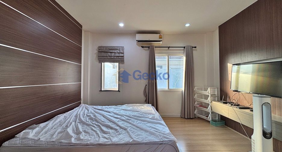 Casa en alquiler de 3 habitaciones en Bang Lamung, Chonburi