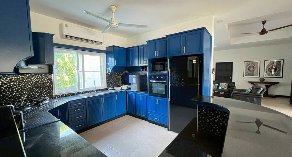 À louer et à vendre 5 chambres maison à Bang Lamung, Chonburi