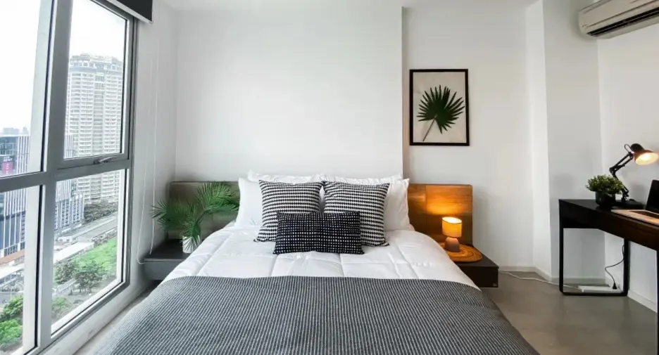 For rent 2 bedrooms condo in Sathon, Bangkok