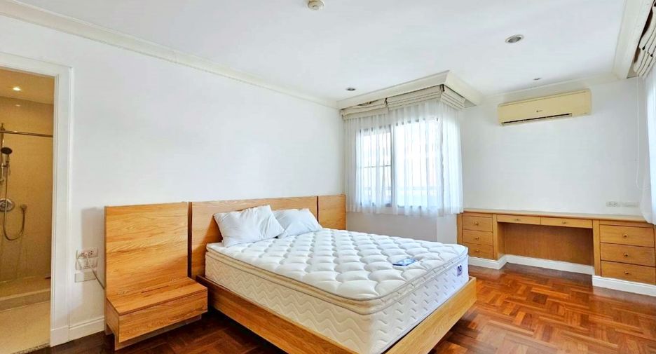 For rent 3 bedrooms condo in Watthana, Bangkok