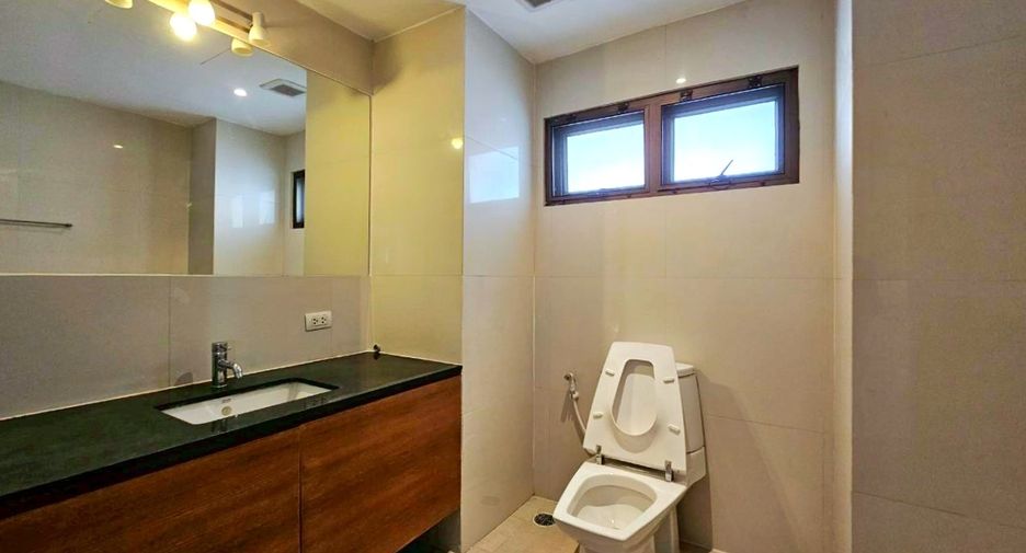 For rent 3 bedrooms condo in Watthana, Bangkok