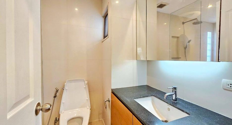 For rent 3 bedrooms condo in Watthana, Bangkok