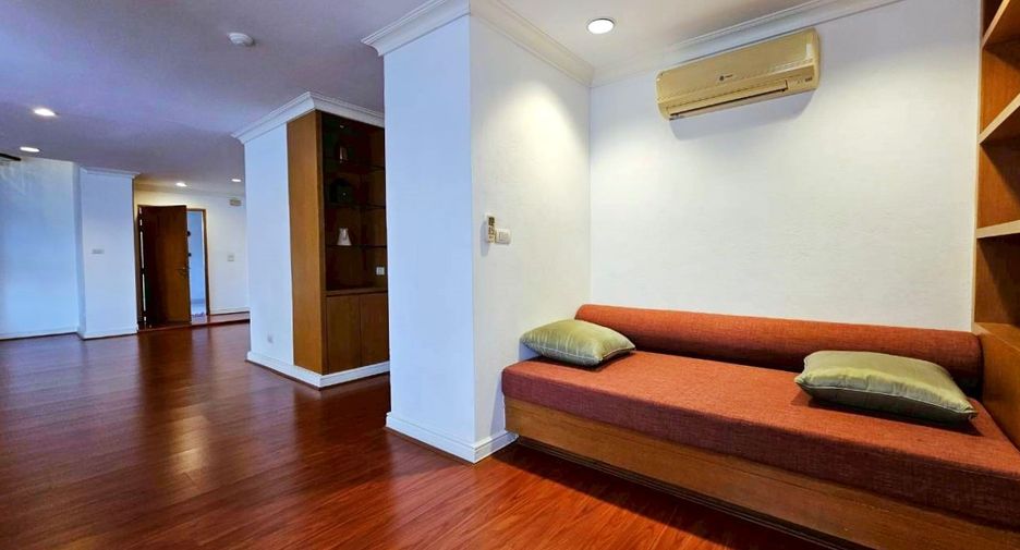 À louer 3 chambres condo à Watthana, Bangkok