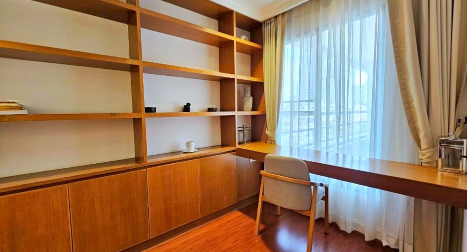 À louer 3 chambres condo à Watthana, Bangkok