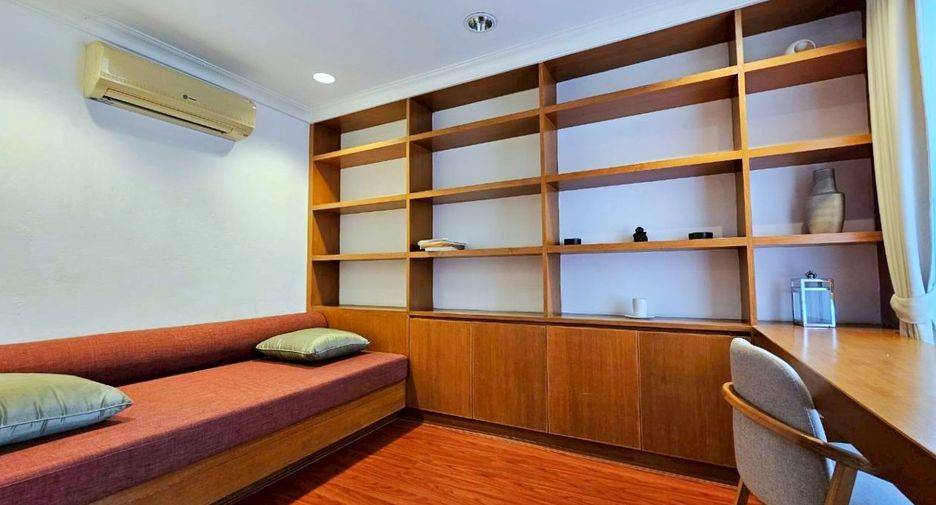 À louer 3 chambres condo à Watthana, Bangkok