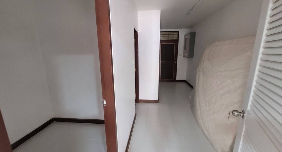 À louer 3 chambres condo à Watthana, Bangkok