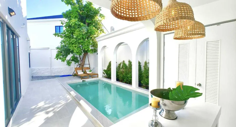 For sale and for rent 5 bedrooms house in Sattahip, Chonburi