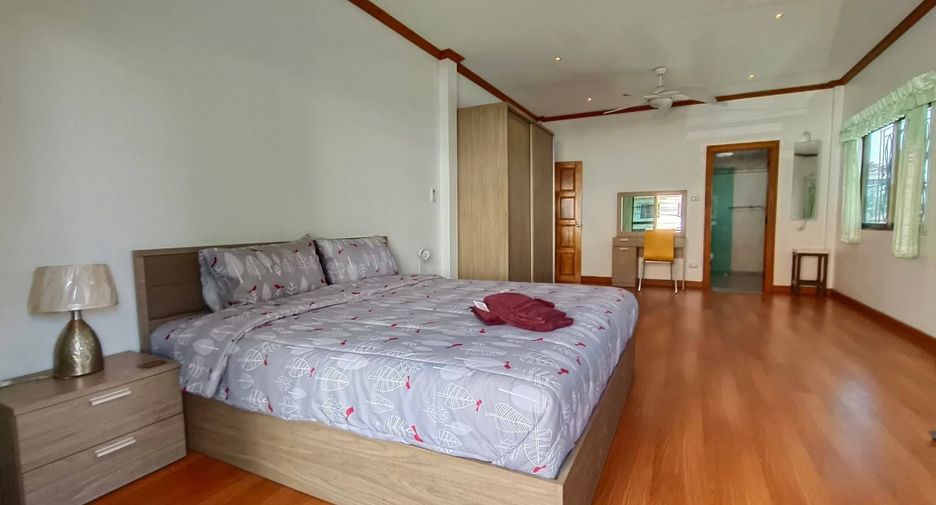 For rent 4 bedrooms house in Bang Lamung, Chonburi
