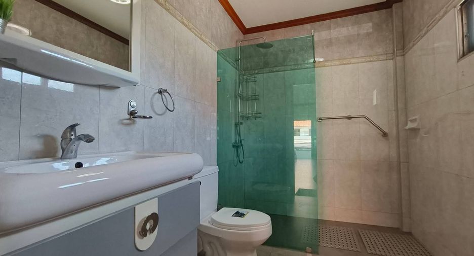 For rent 4 bedrooms house in Bang Lamung, Chonburi