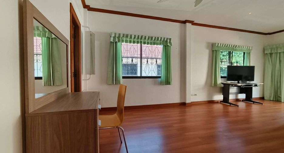 For rent 4 bedrooms house in Bang Lamung, Chonburi