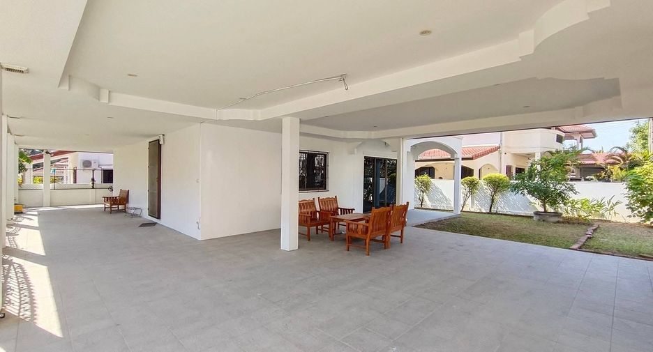 For rent 4 bedrooms house in Bang Lamung, Chonburi