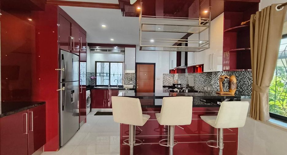 For rent 4 bedrooms house in Bang Lamung, Chonburi