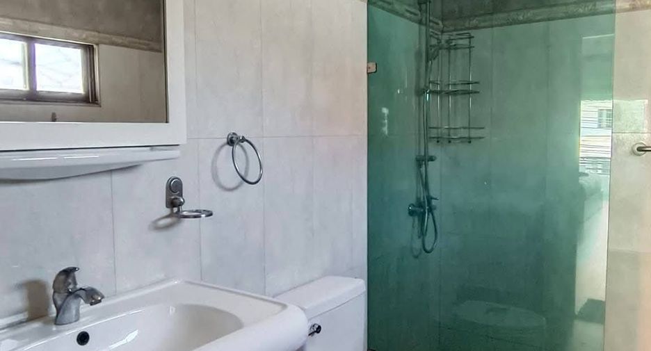 For rent 4 bedrooms house in Bang Lamung, Chonburi