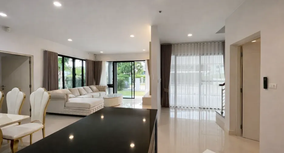 Haus zum Kauf und zur Miete mit 5 Zimmer in Bang Sao Thong, Samut Prakan