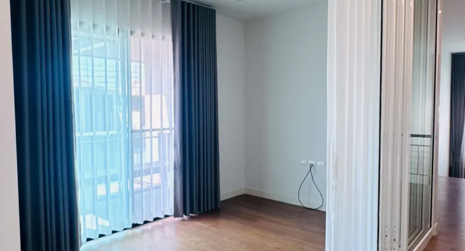 Haus zum Kauf und zur Miete mit 5 Zimmer in Bang Sao Thong, Samut Prakan