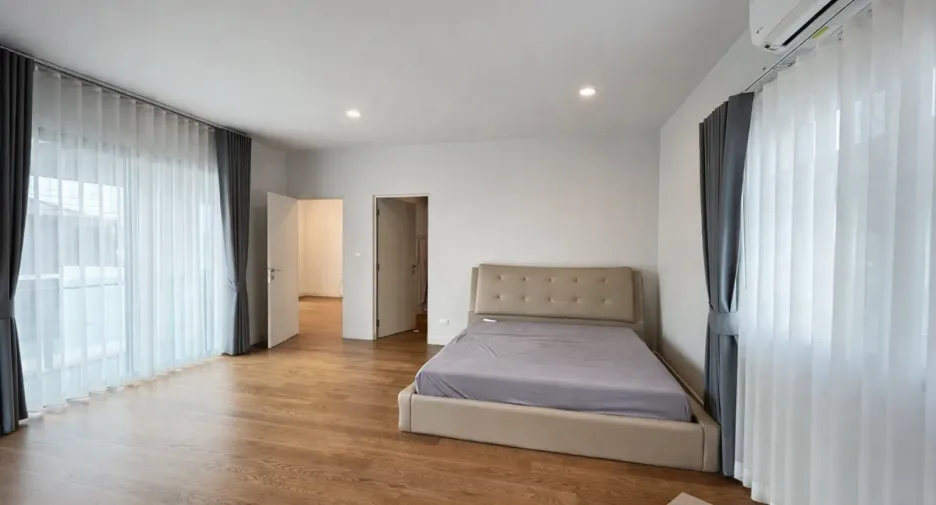 Haus zum Kauf und zur Miete mit 5 Zimmer in Bang Sao Thong, Samut Prakan