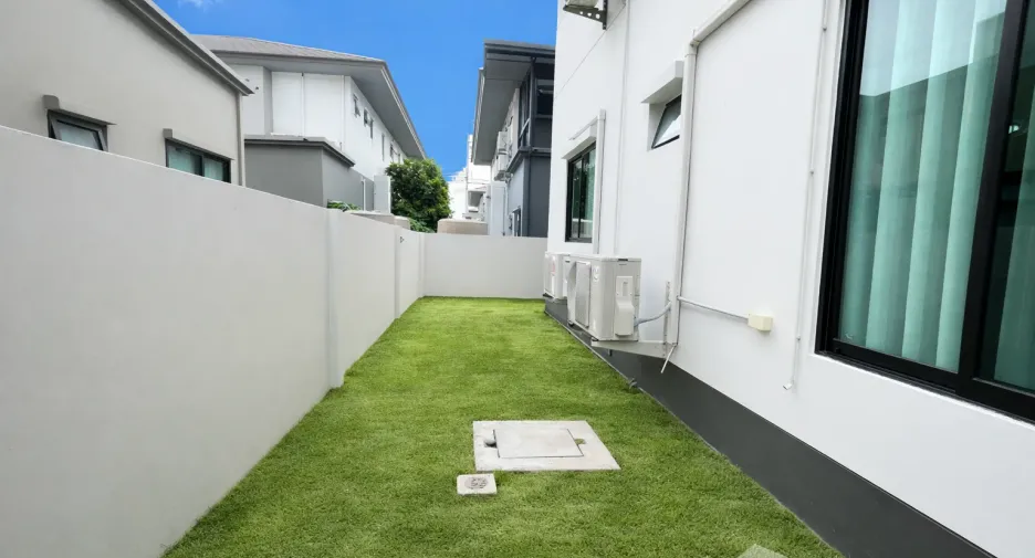 Haus zum Kauf und zur Miete mit 5 Zimmer in Bang Sao Thong, Samut Prakan
