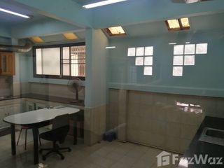 Casa adosada en venta y en alquiler de 4 habitaciones en Bueng Kum, Bangkok