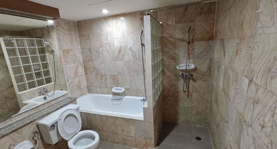 For rent 1 bed condo in Yan Nawa, Bangkok