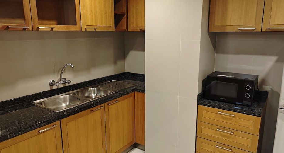 For rent 1 bed condo in Yan Nawa, Bangkok