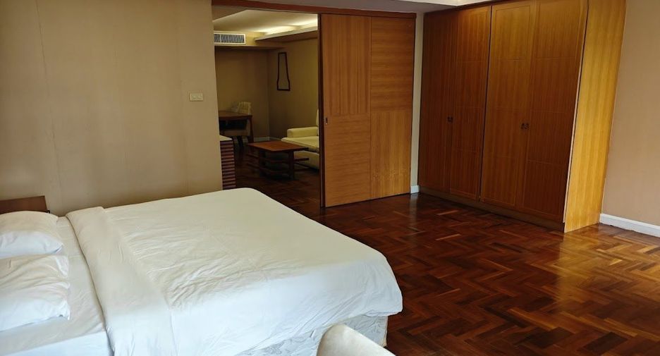 For rent 1 bed condo in Yan Nawa, Bangkok