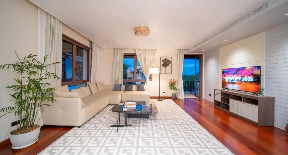 For sale 4 bedrooms condo in Mueang Phuket, Phuket