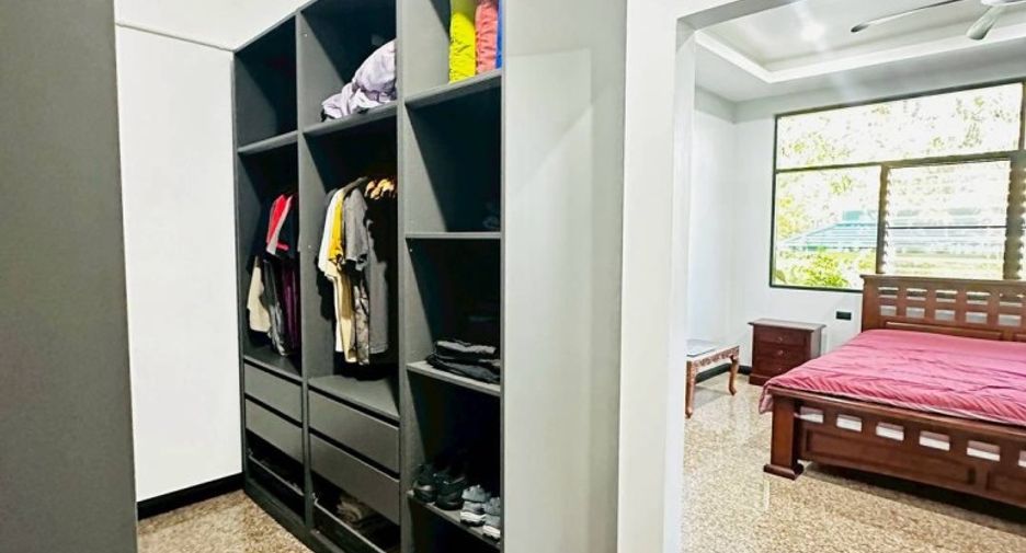Haus zum Kauf mit 4 Zimmer in Sattahip, Chonburi