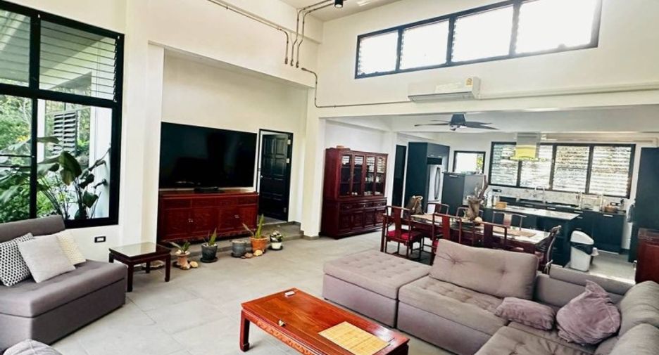 Haus zum Kauf mit 4 Zimmer in Sattahip, Chonburi