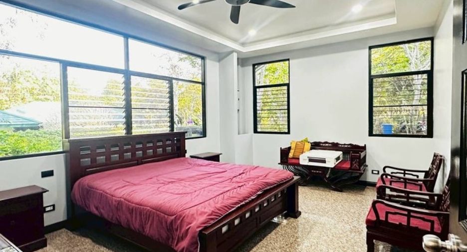 Haus zum Kauf mit 4 Zimmer in Sattahip, Chonburi