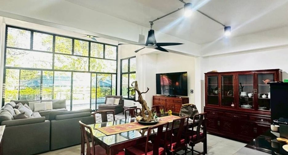 Haus zum Kauf mit 4 Zimmer in Sattahip, Chonburi