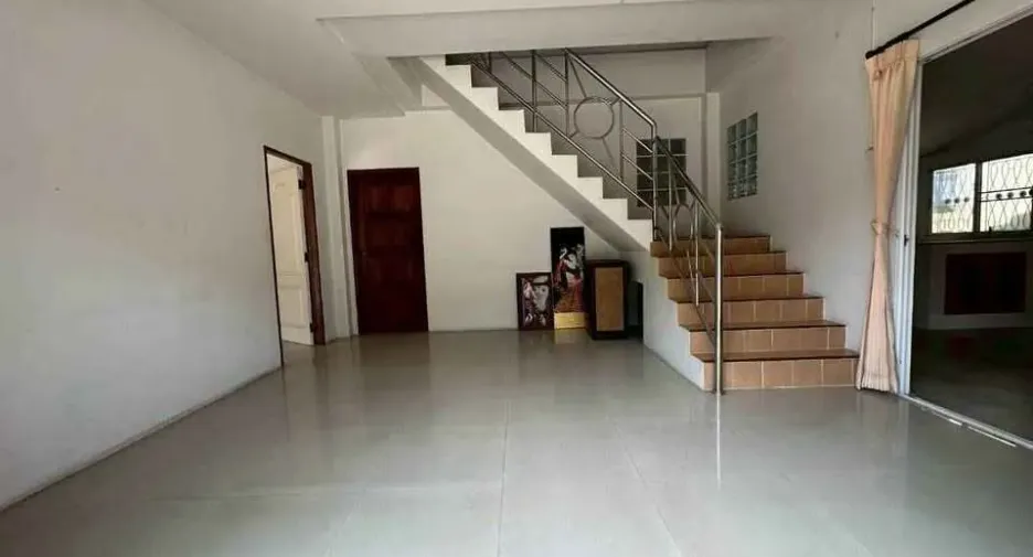 For sale and for rent 4 bedrooms house in Mueang Chiang Mai, Chiang Mai