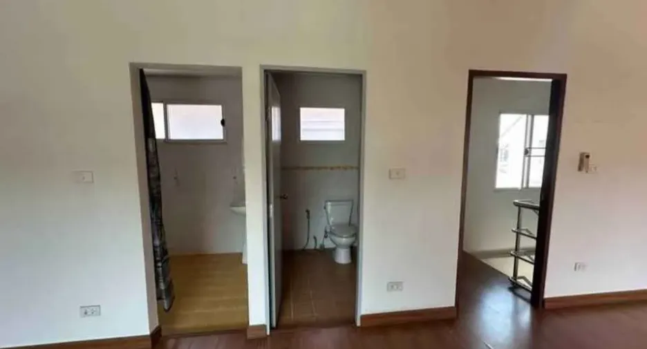 For sale and for rent 4 bedrooms house in Mueang Chiang Mai, Chiang Mai