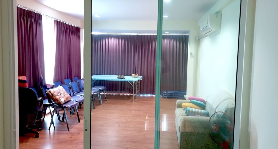 For sale 3 bedrooms retail Space in Mueang Chiang Mai, Chiang Mai