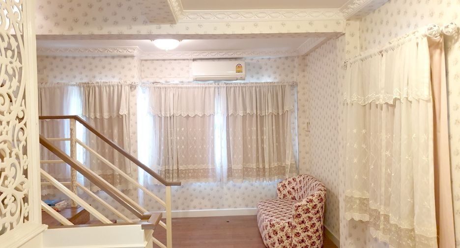For sale 3 bedrooms retail Space in Mueang Chiang Mai, Chiang Mai