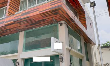 For sale 3 bedrooms retail Space in Mueang Chiang Mai, Chiang Mai
