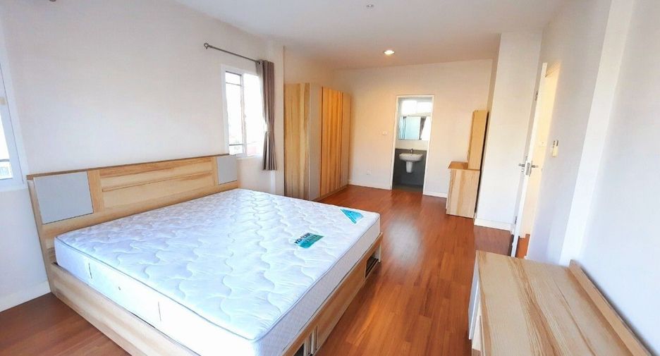 For rent 3 bedrooms house in Mueang Chiang Mai, Chiang Mai