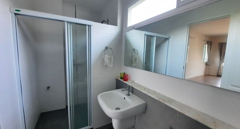 For rent 3 bedrooms house in Mueang Chiang Mai, Chiang Mai