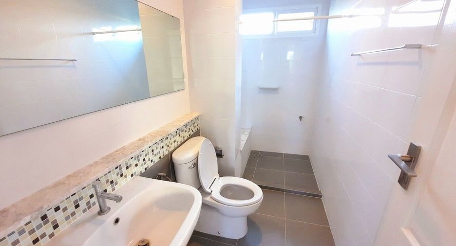 For rent 3 bedrooms house in Mueang Chiang Mai, Chiang Mai
