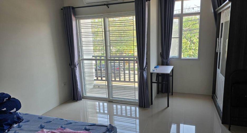 For sale 2 bedrooms townhouse in Bang Lamung, Chonburi