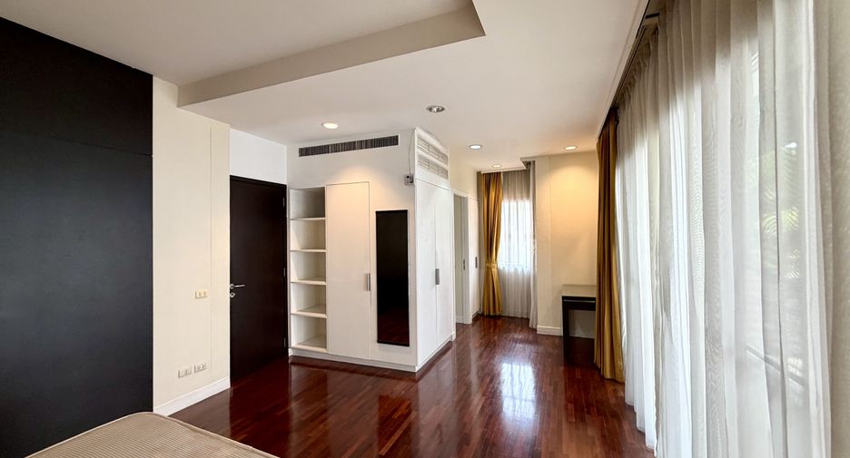 For rent 3 bedrooms house in Wang Thonglang, Bangkok