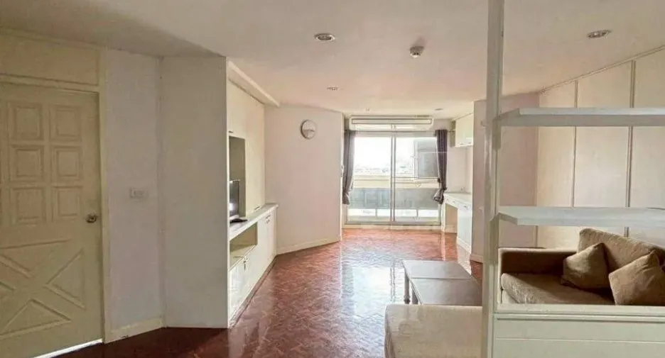 For rent 3 bedrooms condo in Watthana, Bangkok
