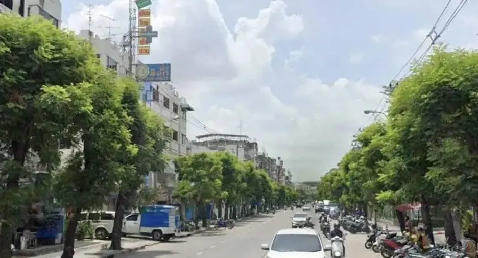 For rent 4 bedrooms retail Space in Yan Nawa, Bangkok